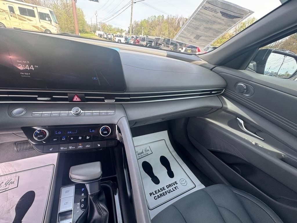 Hyundai Elantra SEL IVT 2023