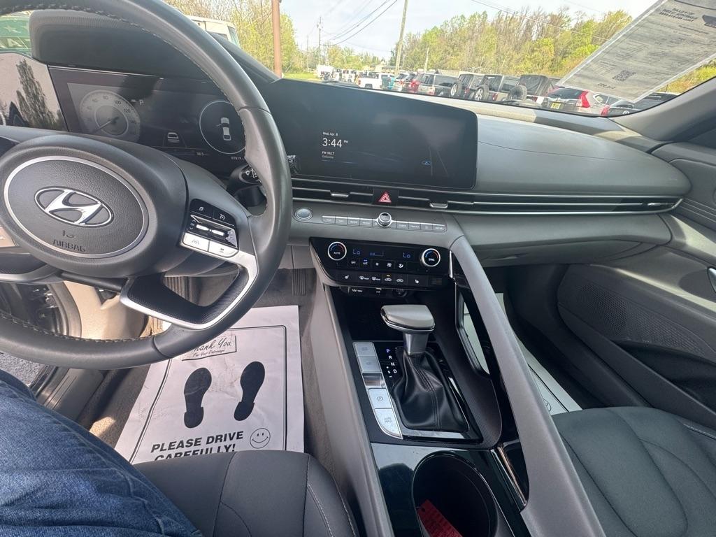 Hyundai Elantra SEL IVT 2023