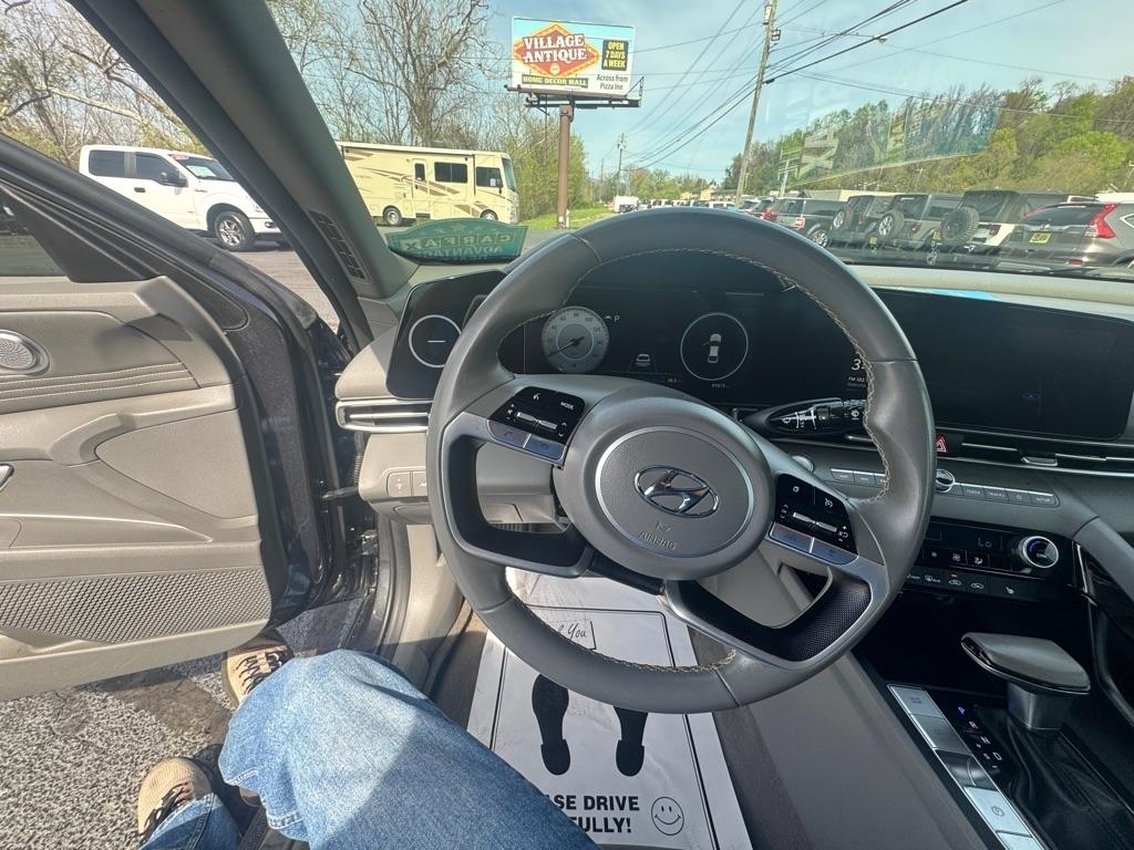 Hyundai Elantra SEL IVT 2023