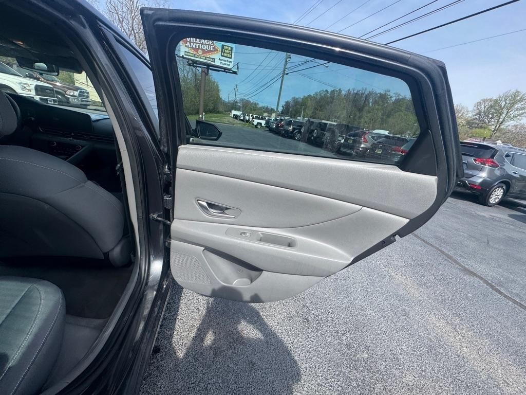 Hyundai Elantra SEL IVT 2023