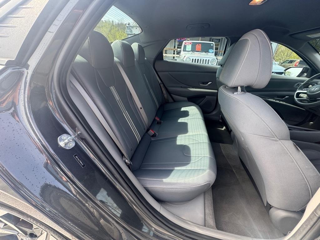 Hyundai Elantra SEL IVT 2023