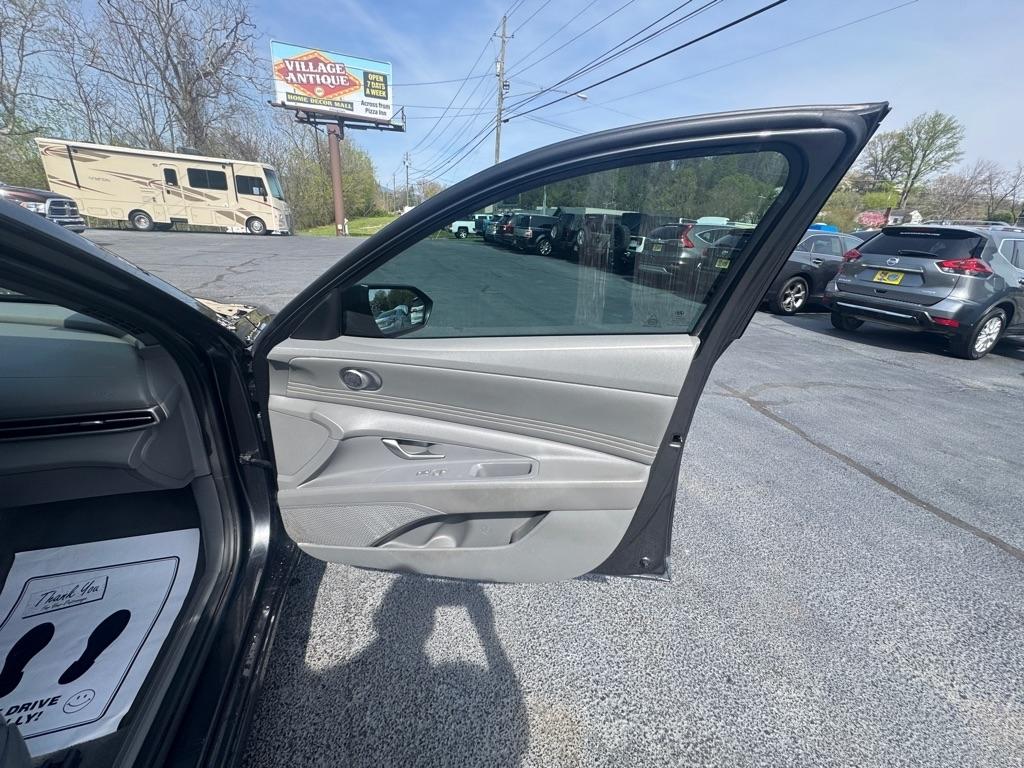 Hyundai Elantra SEL IVT 2023