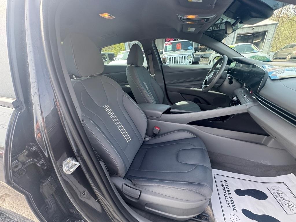 Hyundai Elantra SEL IVT 2023