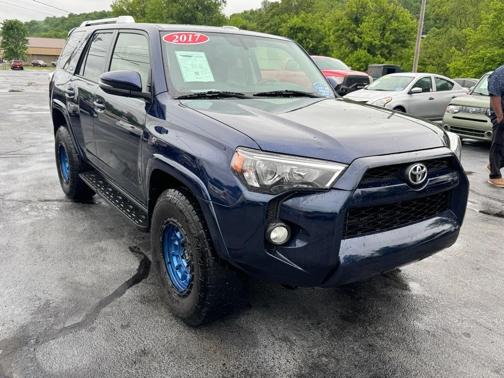 Toyota 4Runner SR5 4WD (Natl) 2017