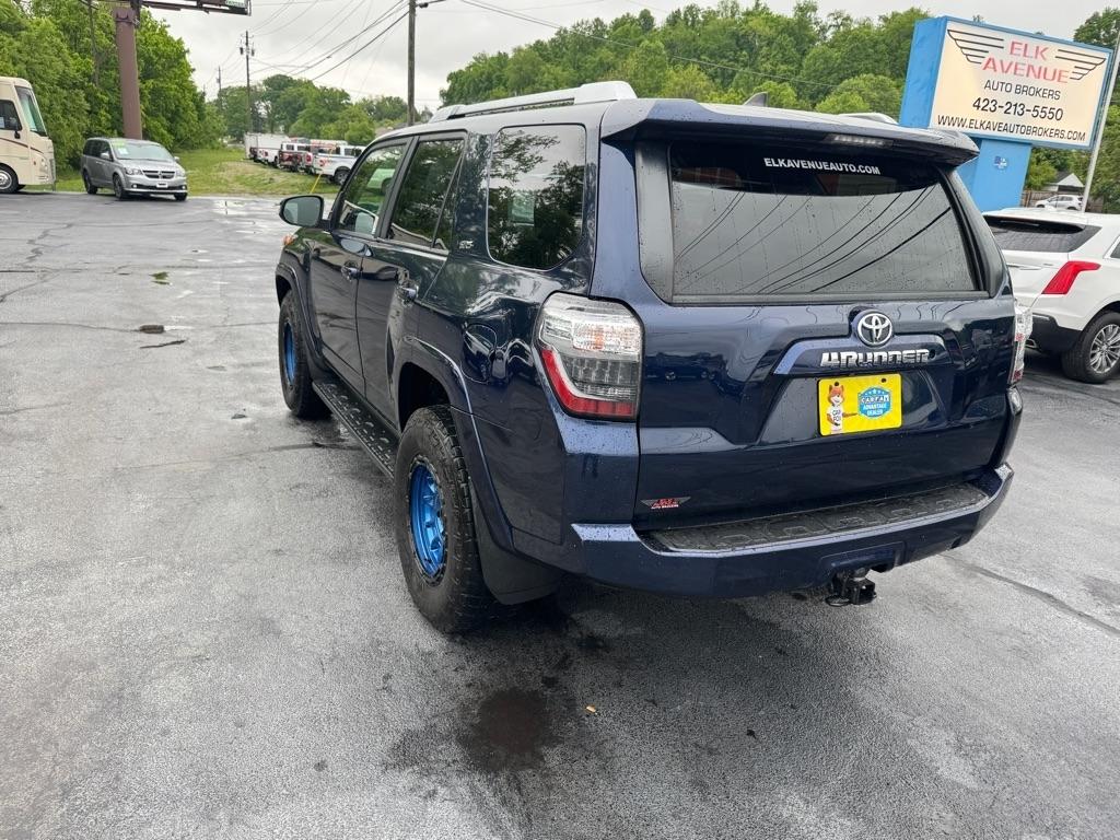 Toyota 4Runner SR5 4WD (Natl) 2017