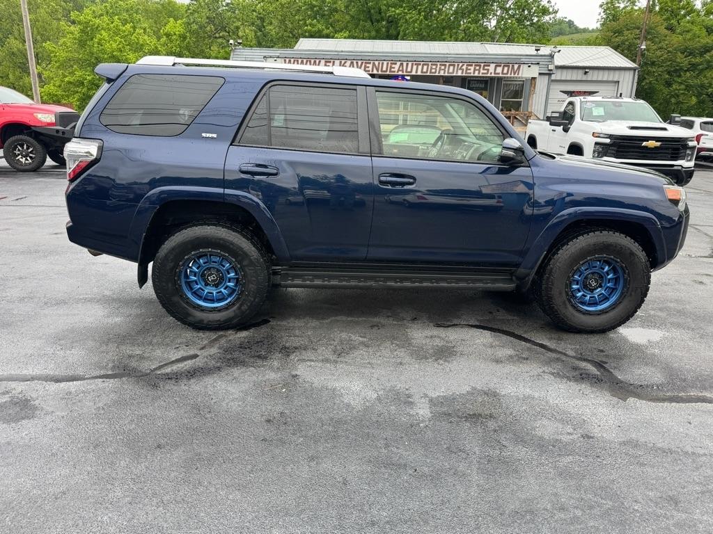 Toyota 4Runner SR5 4WD (Natl) 2017