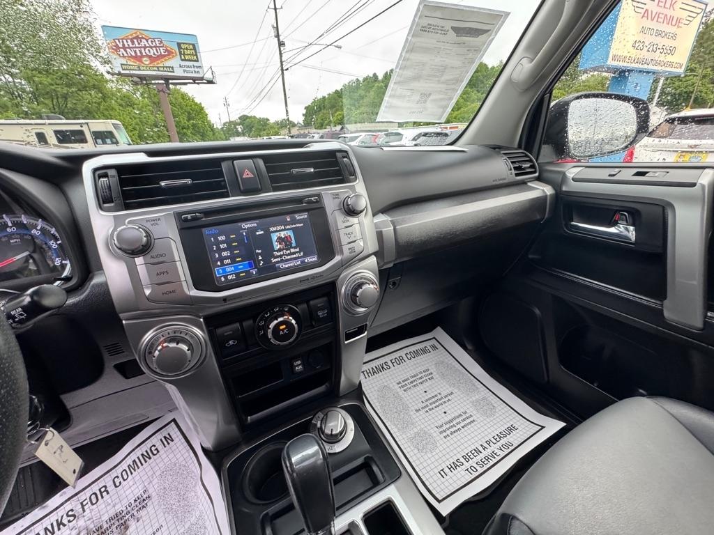 Toyota 4Runner SR5 4WD (Natl) 2017