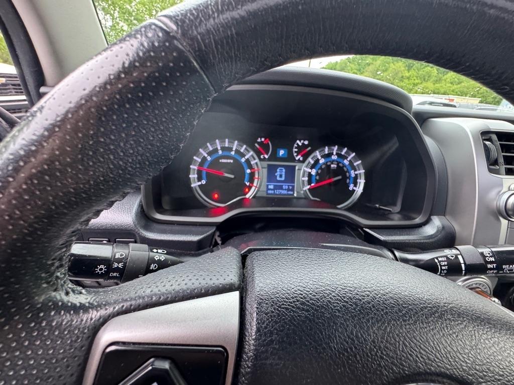 Toyota 4Runner SR5 4WD (Natl) 2017