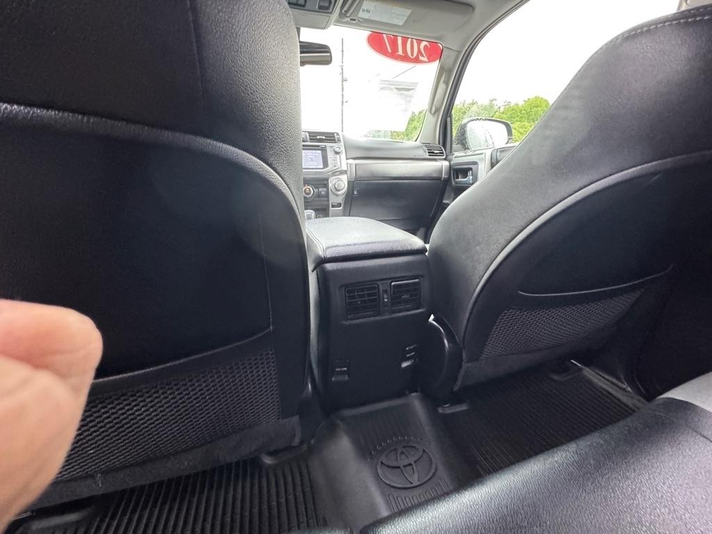 Toyota 4Runner SR5 4WD (Natl) 2017