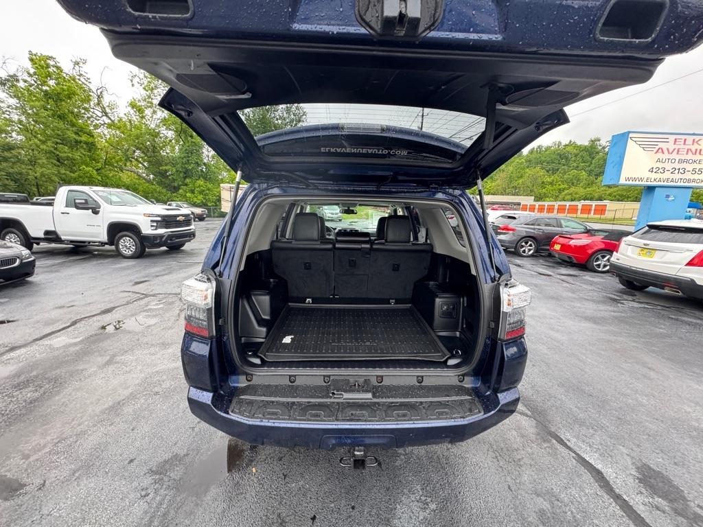 Toyota 4Runner SR5 4WD (Natl) 2017