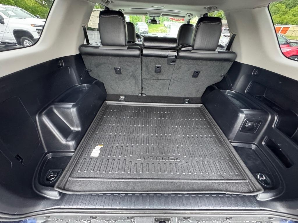 Toyota 4Runner SR5 4WD (Natl) 2017