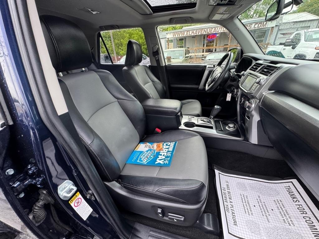 Toyota 4Runner SR5 4WD (Natl) 2017