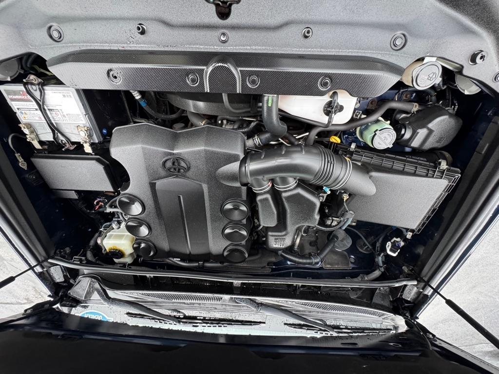 Toyota 4Runner SR5 4WD (Natl) 2017