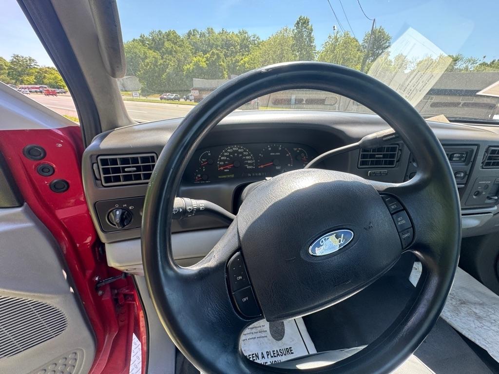Ford Super Duty F-550 DRW Reg Cab 141" WB 60" CA XL 2003