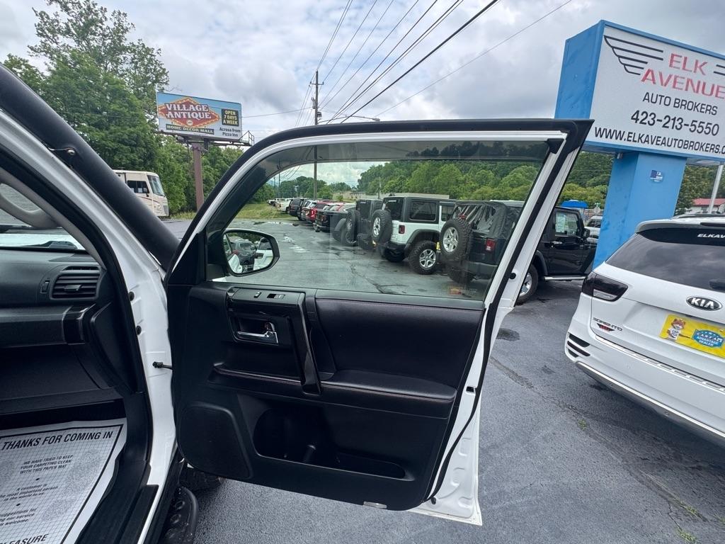 Toyota 4Runner 4WD 4dr V6 Limited (Natl) 2016