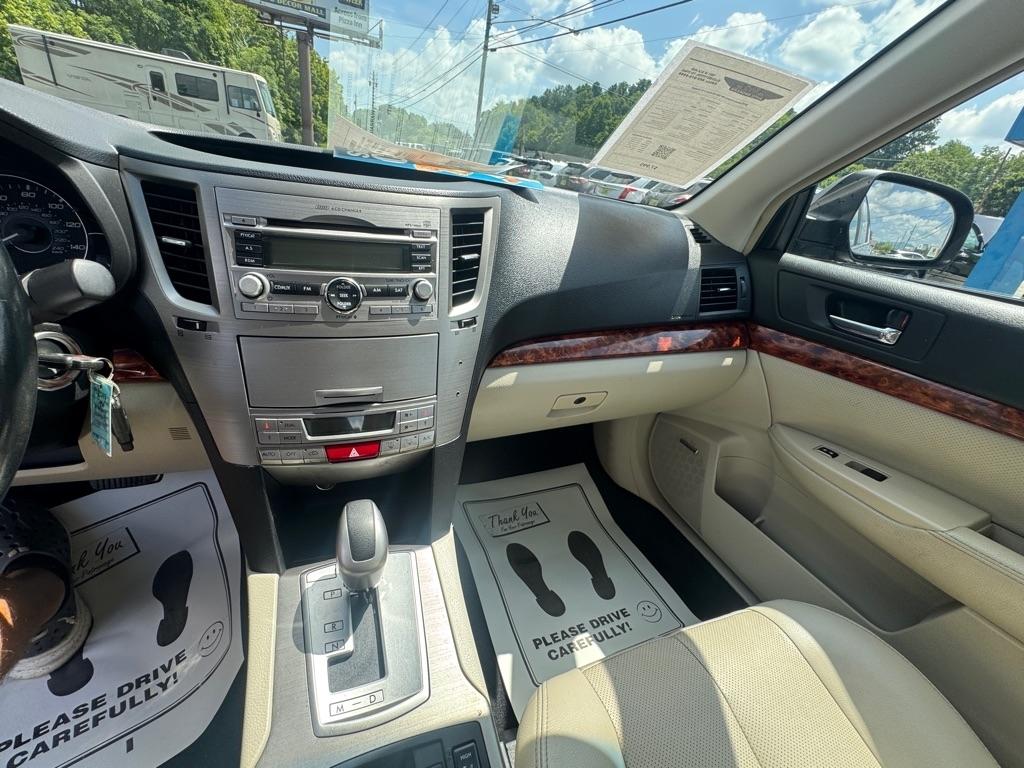 Subaru Legacy 4dr Sdn H4 Auto 2.5i Limited 2010