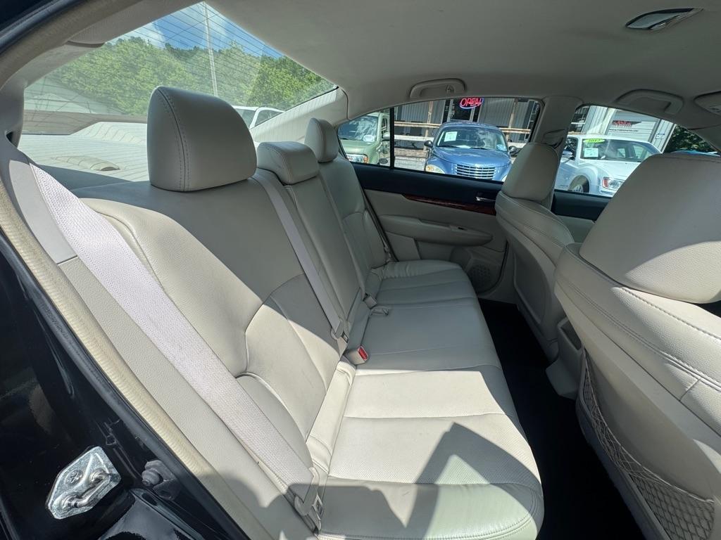 Subaru Legacy 4dr Sdn H4 Auto 2.5i Limited 2010