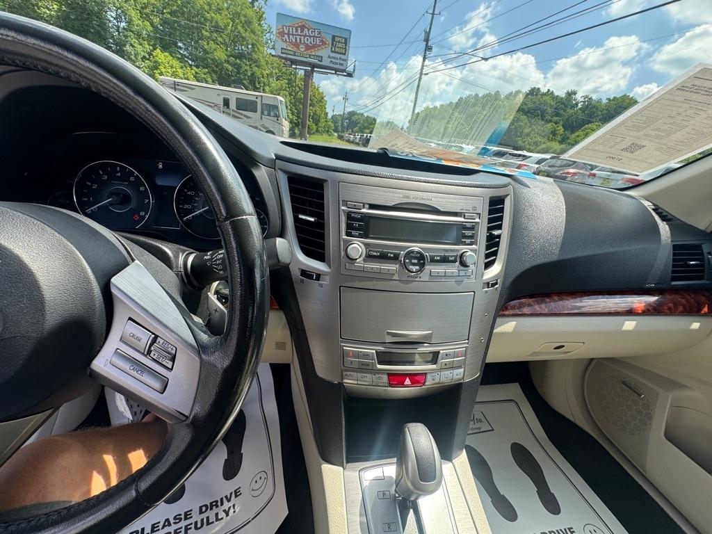 Subaru Legacy 4dr Sdn H4 Auto 2.5i Limited 2010