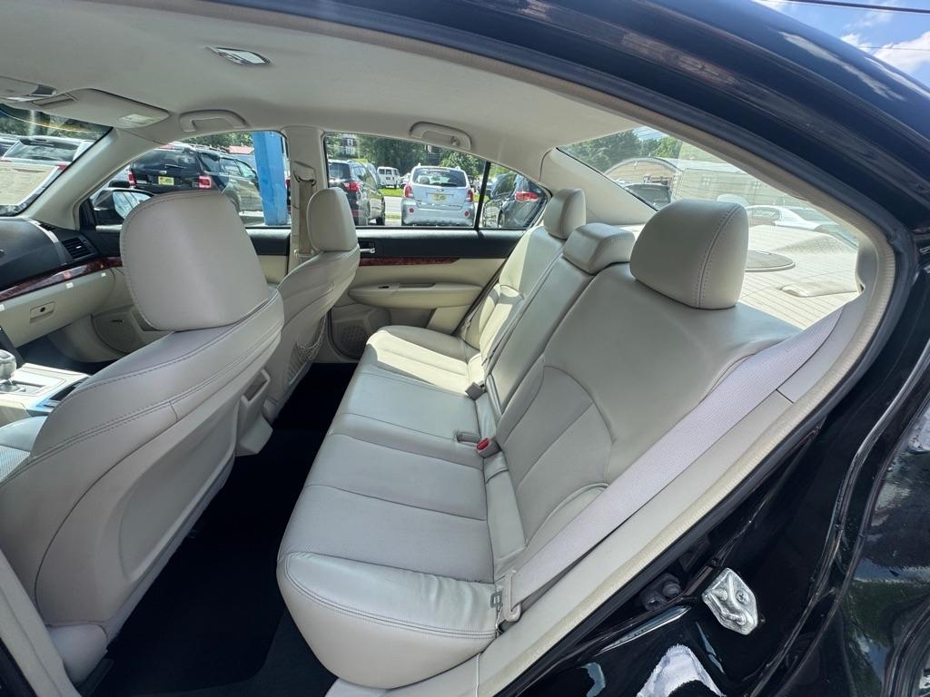 Subaru Legacy 4dr Sdn H4 Auto 2.5i Limited 2010