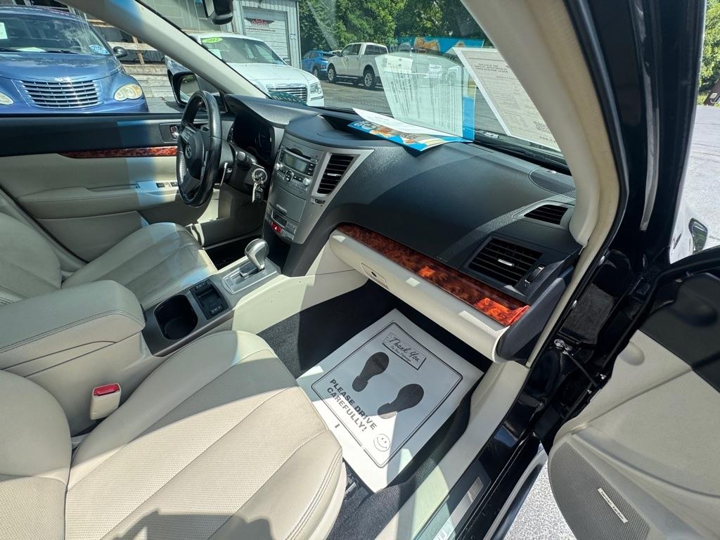 Subaru Legacy 4dr Sdn H4 Auto 2.5i Limited 2010