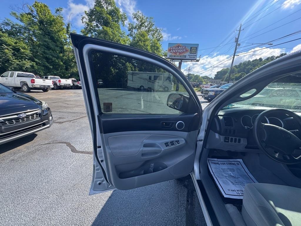 Toyota Tacoma 4WD Dbl V6 MT (Natl) 2008