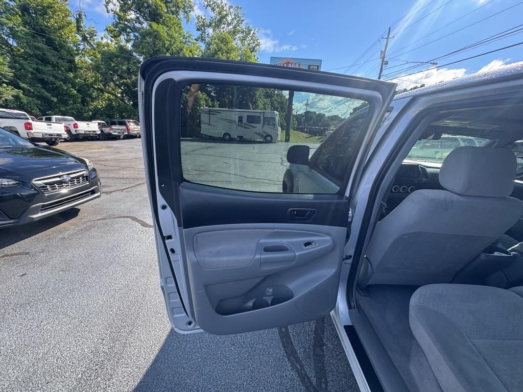 Toyota Tacoma 4WD Dbl V6 MT (Natl) 2008