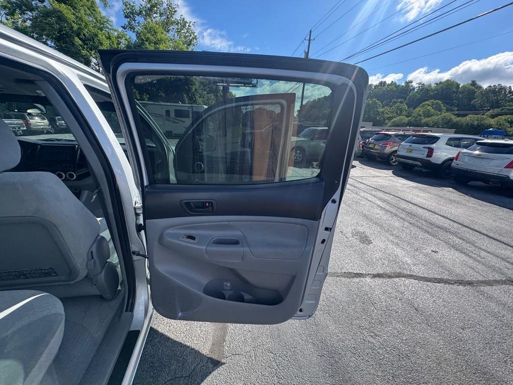 Toyota Tacoma 4WD Dbl V6 MT (Natl) 2008