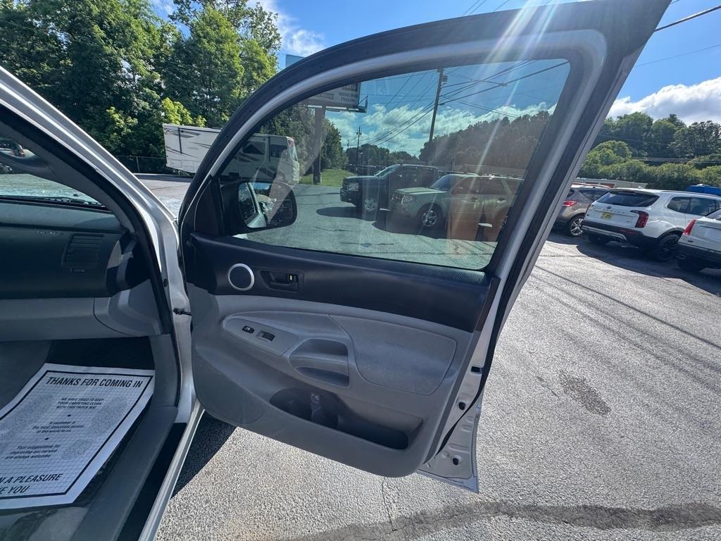 Toyota Tacoma 4WD Dbl V6 MT (Natl) 2008