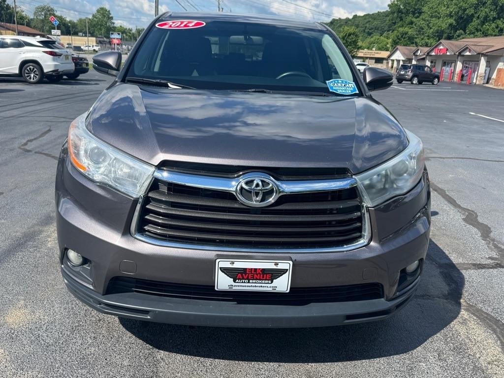 Toyota Highlander FWD 4dr V6 LE (Natl) 2014