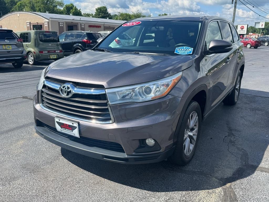 Toyota Highlander FWD 4dr V6 LE (Natl) 2014