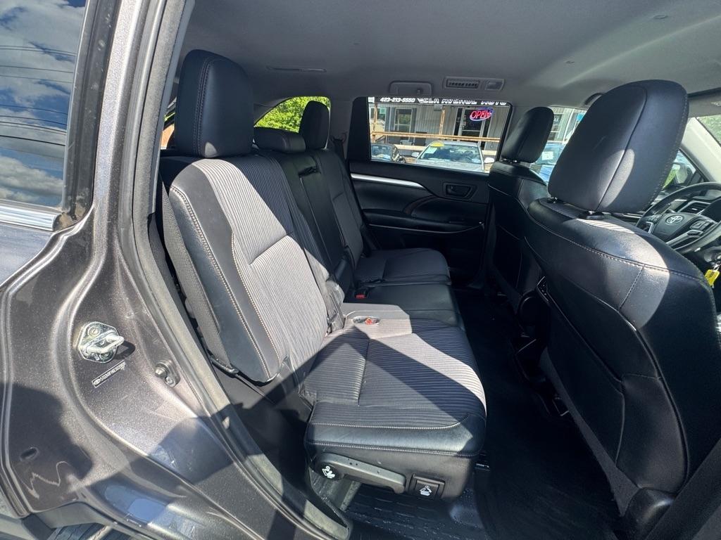 Toyota Highlander FWD 4dr V6 LE (Natl) 2014