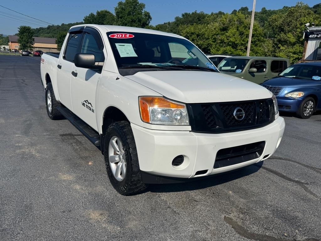 Nissan Titan 4WD Crew Cab SWB S 2014