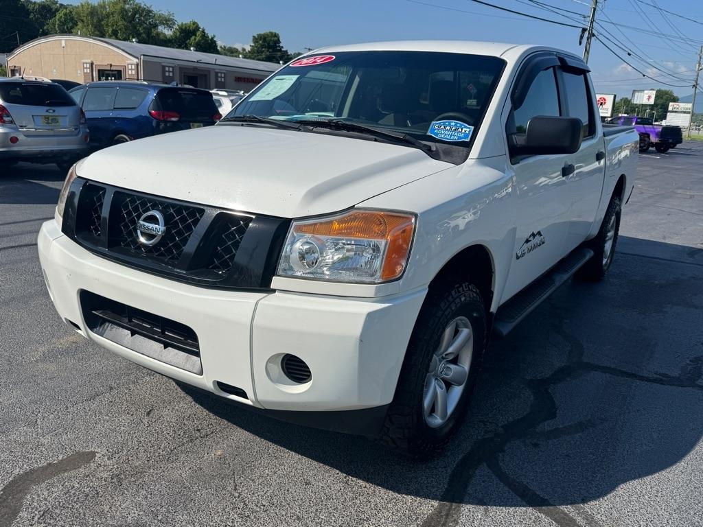 Nissan Titan 4WD Crew Cab SWB S 2014