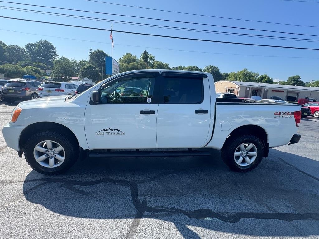 Nissan Titan 4WD Crew Cab SWB S 2014