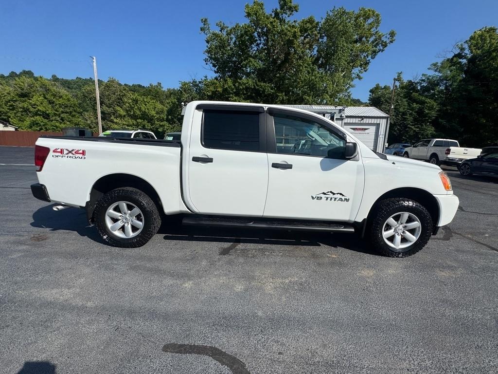 Nissan Titan 4WD Crew Cab SWB S 2014