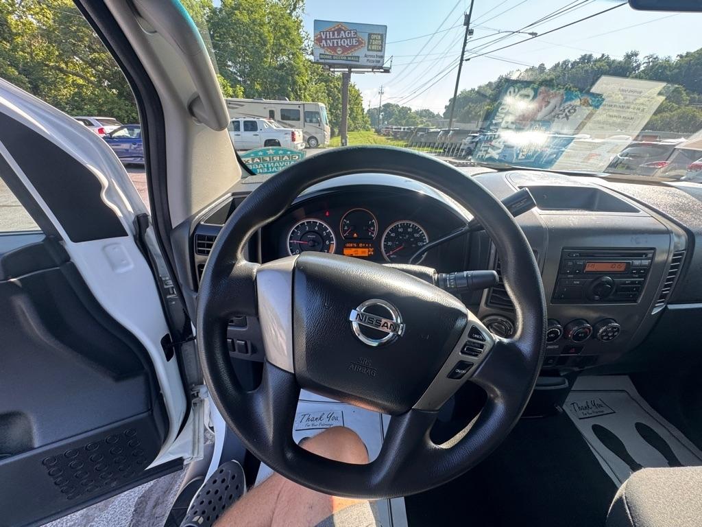Nissan Titan 4WD Crew Cab SWB S 2014
