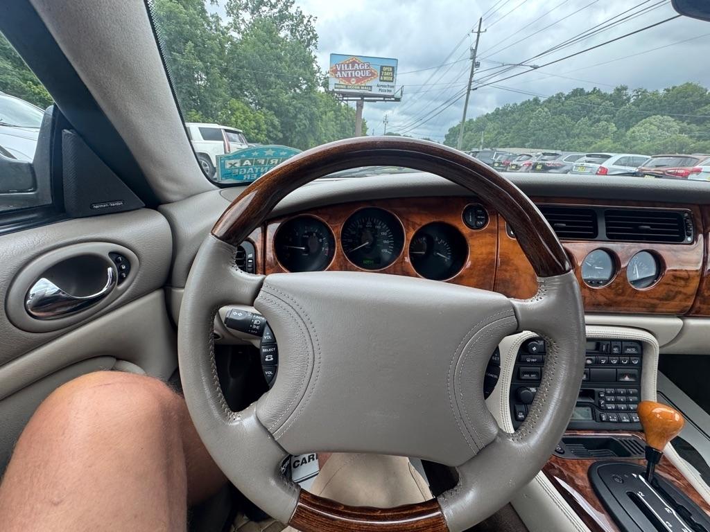 Jaguar XK8 2dr Convertible 1999