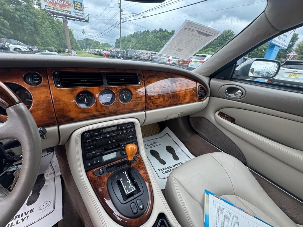 Jaguar XK8 2dr Convertible 1999