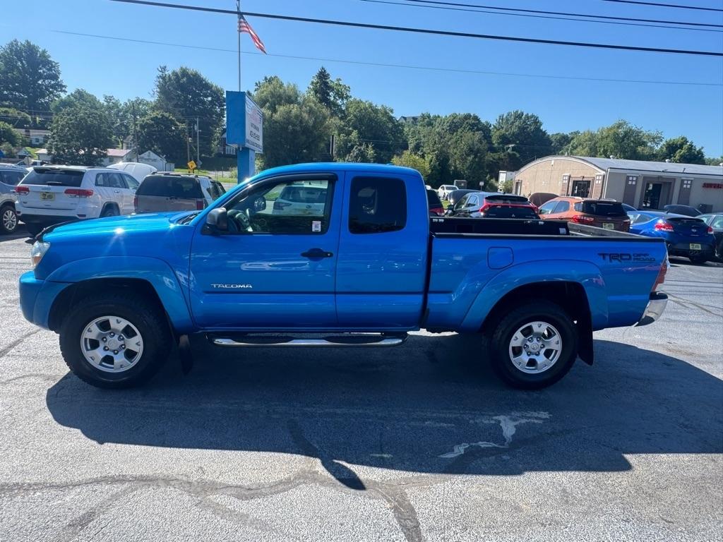 Toyota Tacoma 4WD Access I4 MT (Natl) 2009