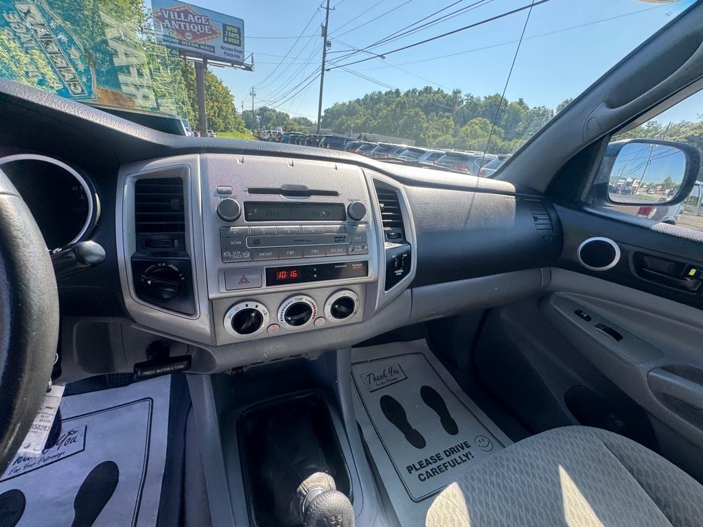 Toyota Tacoma 4WD Access I4 MT (Natl) 2009