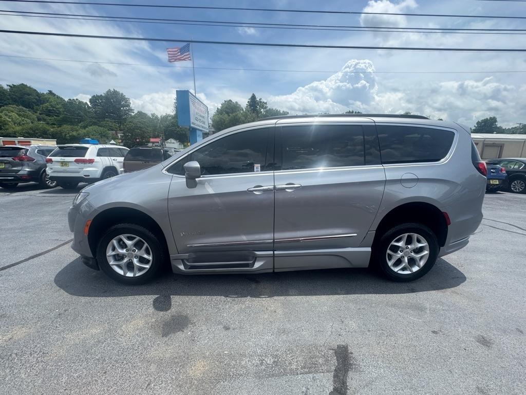 Chrysler Pacifica Touring-L FWD 2017