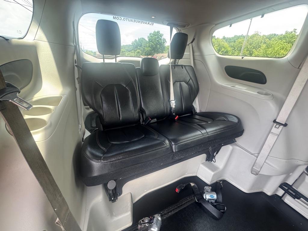 Chrysler Pacifica Touring-L FWD 2017