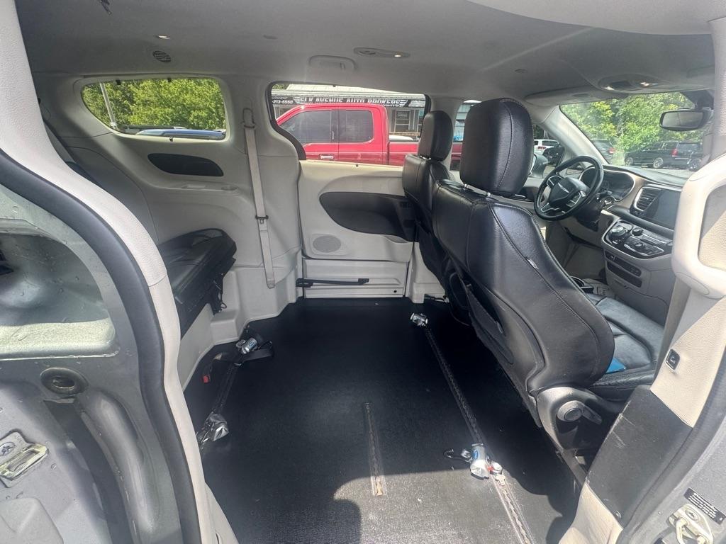 Chrysler Pacifica Touring-L FWD 2017