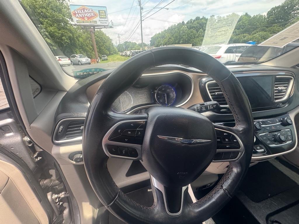 Chrysler Pacifica Touring-L FWD 2017