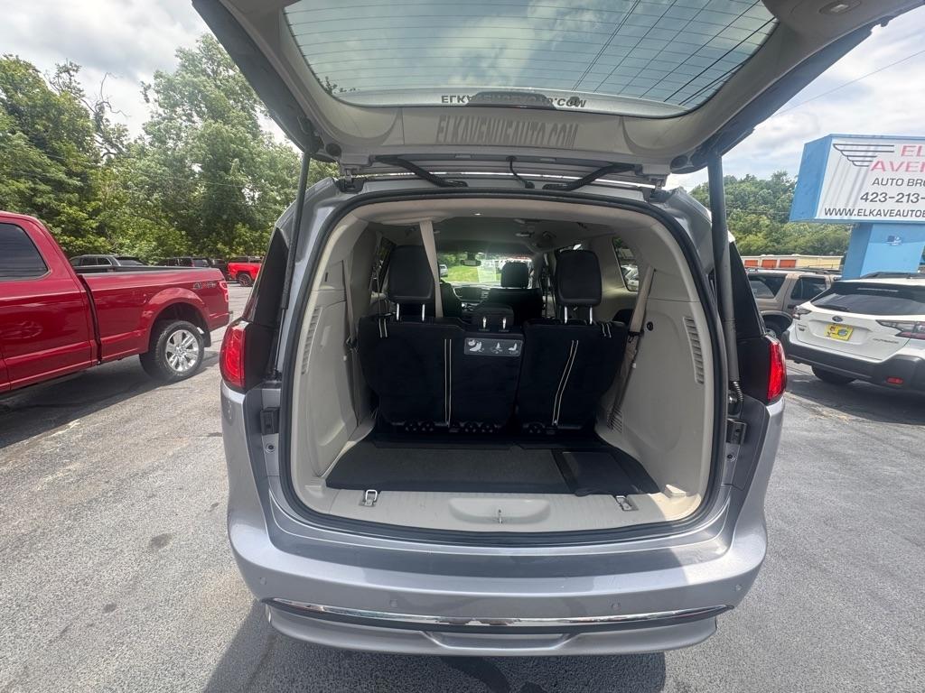 Chrysler Pacifica Touring-L FWD 2017
