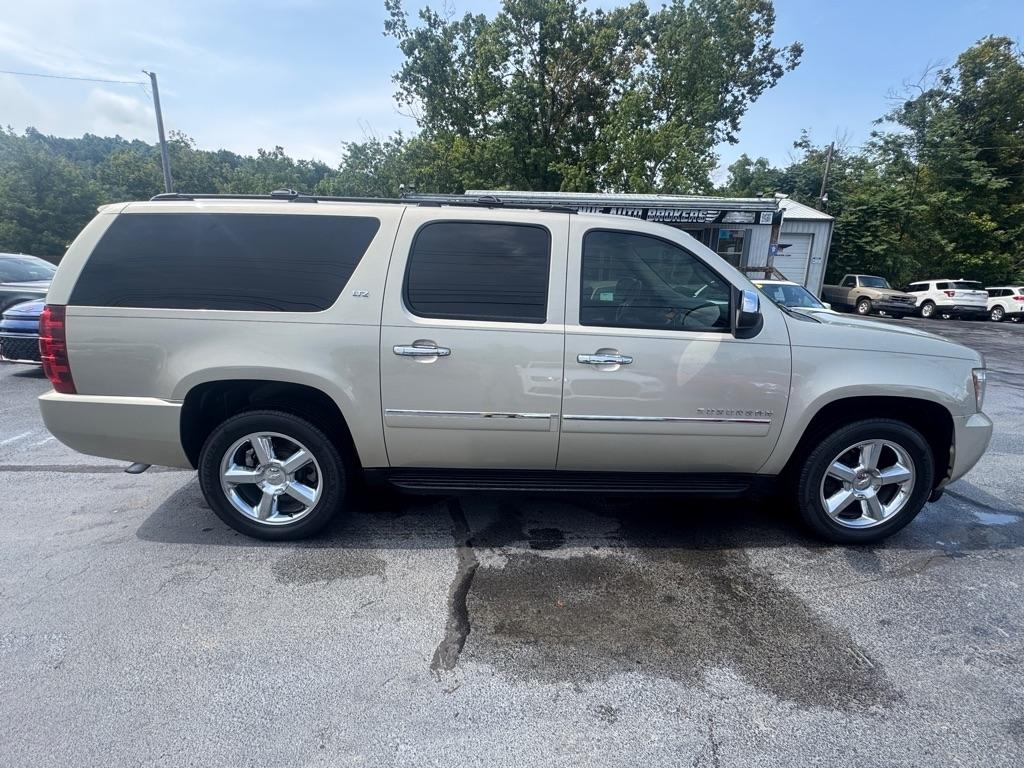 Chevrolet Suburban 4WD 4dr LTZ 2014