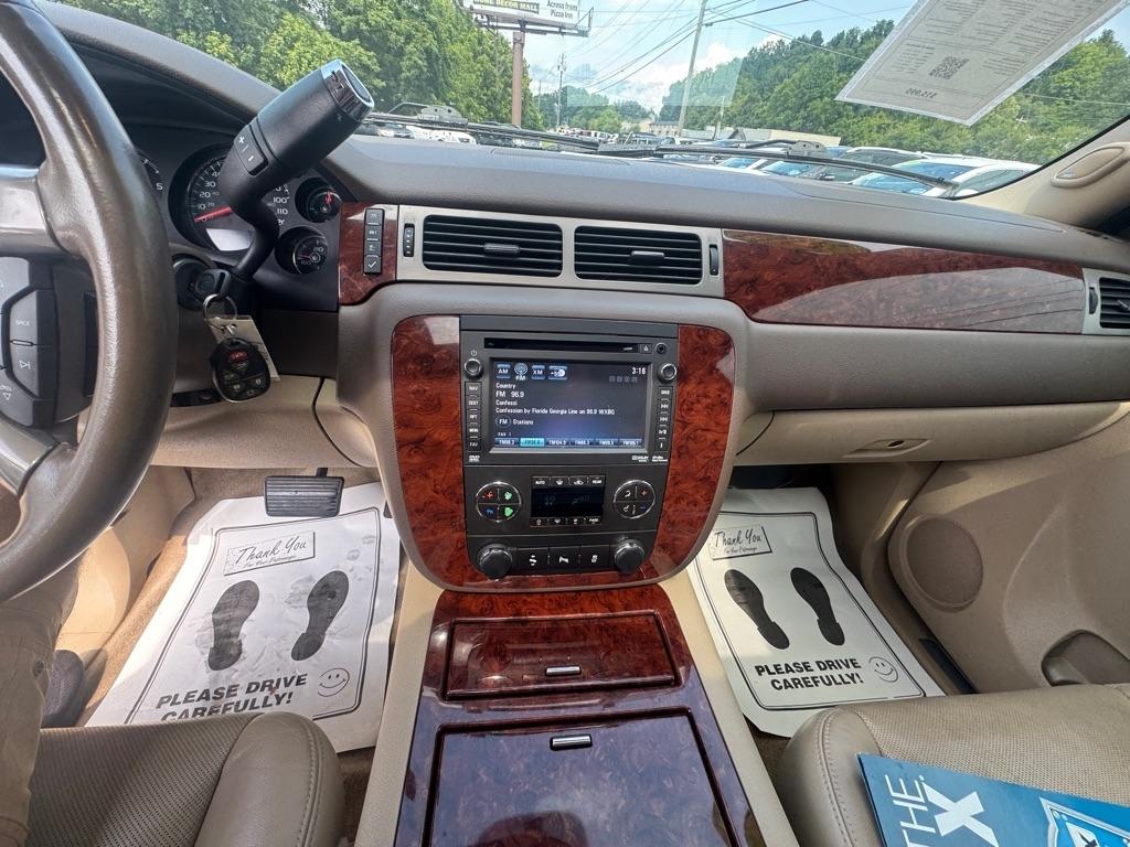 Chevrolet Suburban 4WD 4dr LTZ 2014