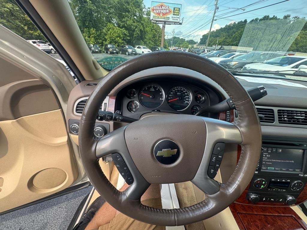 Chevrolet Suburban 4WD 4dr LTZ 2014