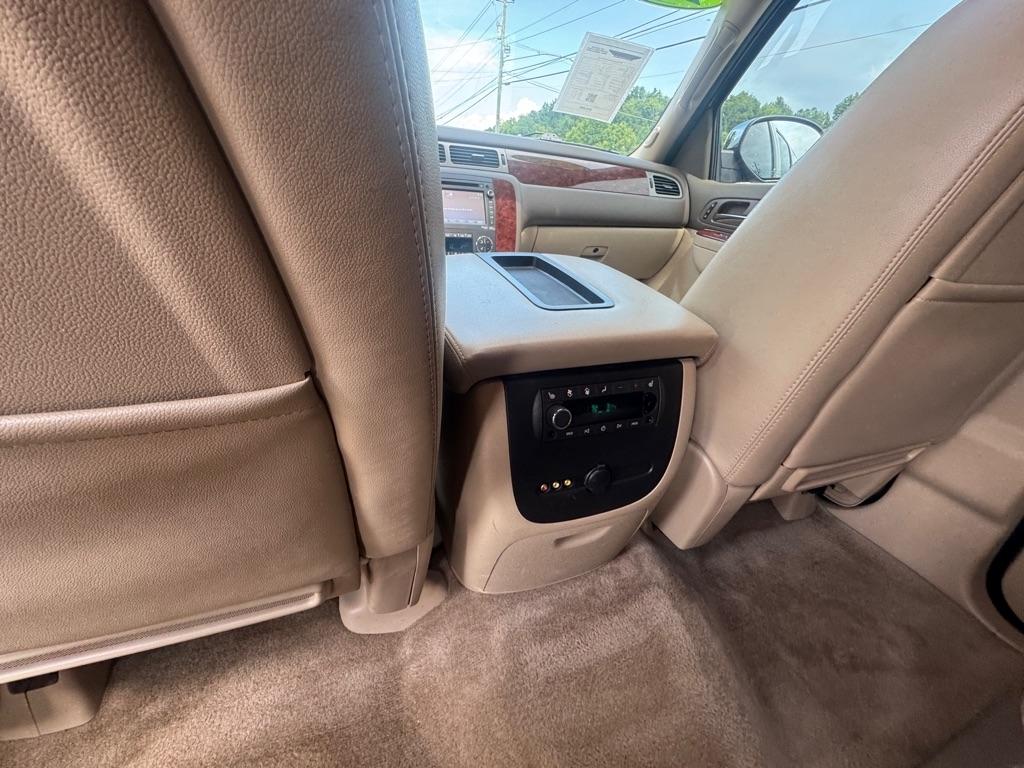 Chevrolet Suburban 4WD 4dr LTZ 2014