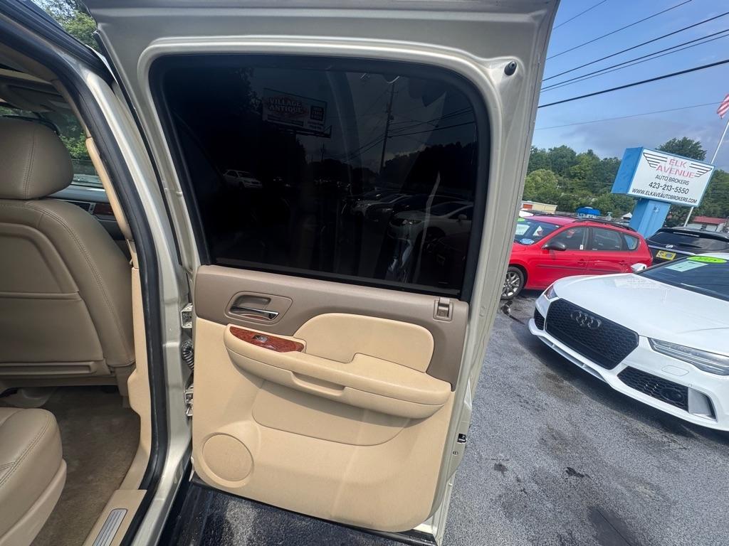 Chevrolet Suburban 4WD 4dr LTZ 2014